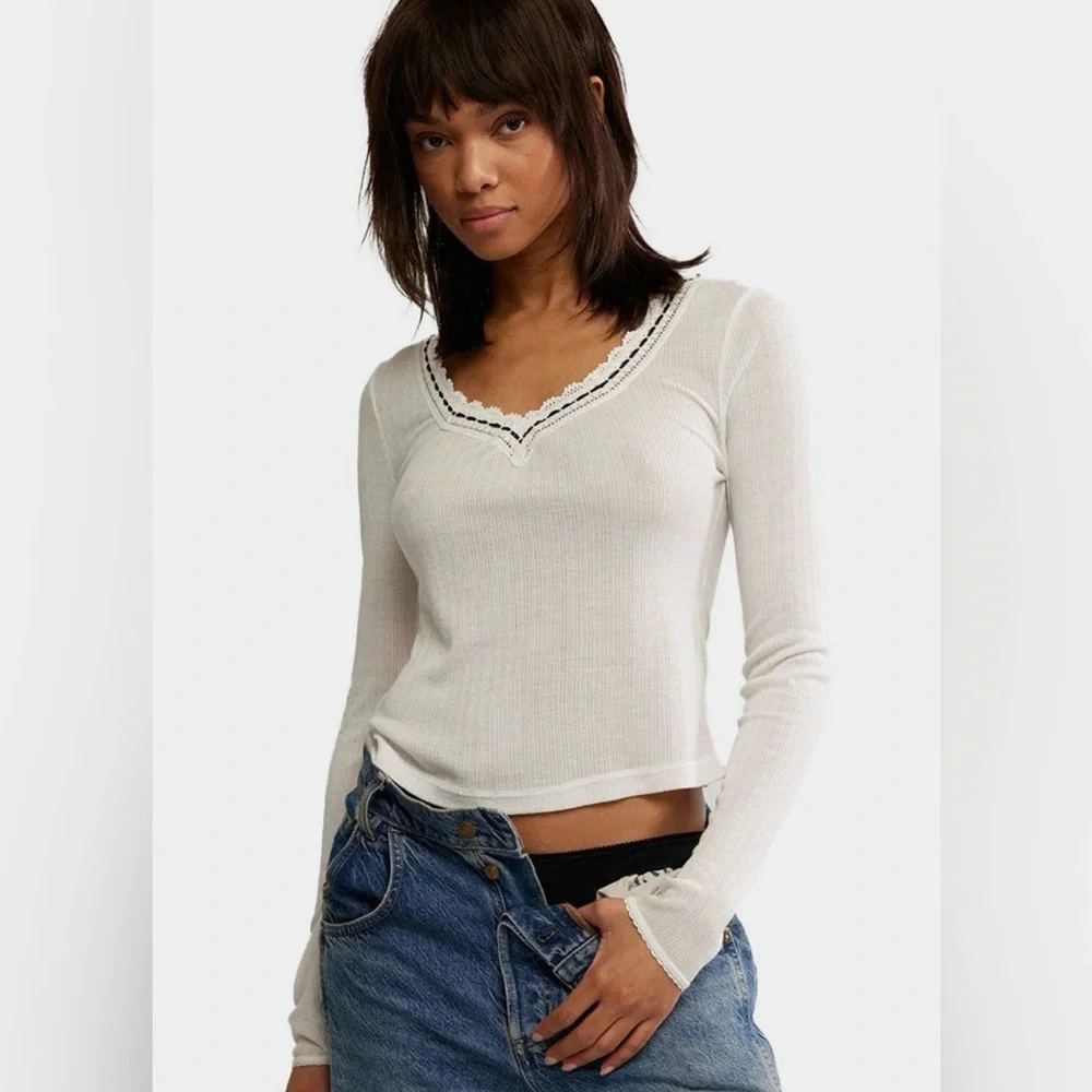 Free People Only You v neck top in white with black trim size large